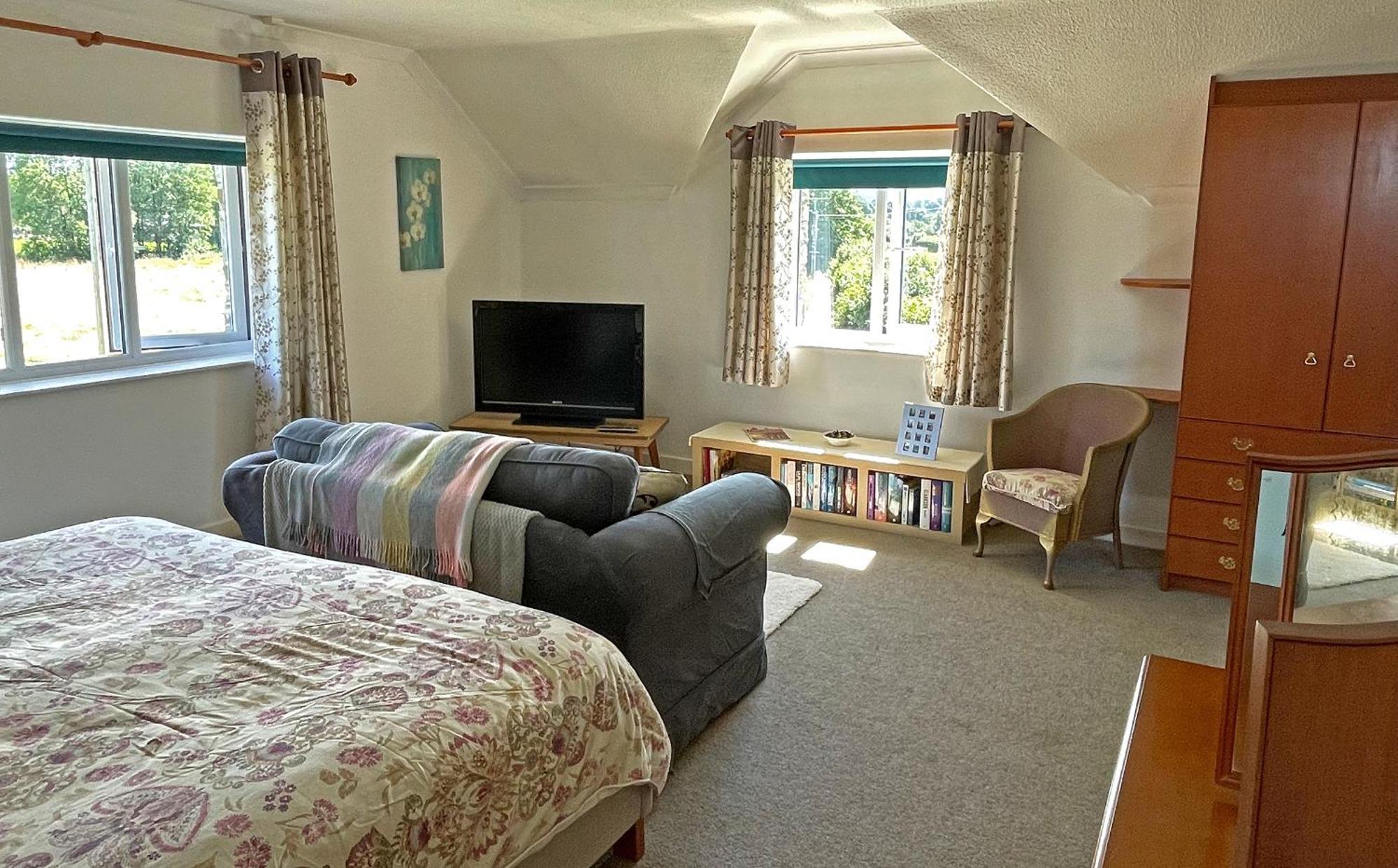 Maesyfelin Isaf B&B Llanybyther Buitenkant foto